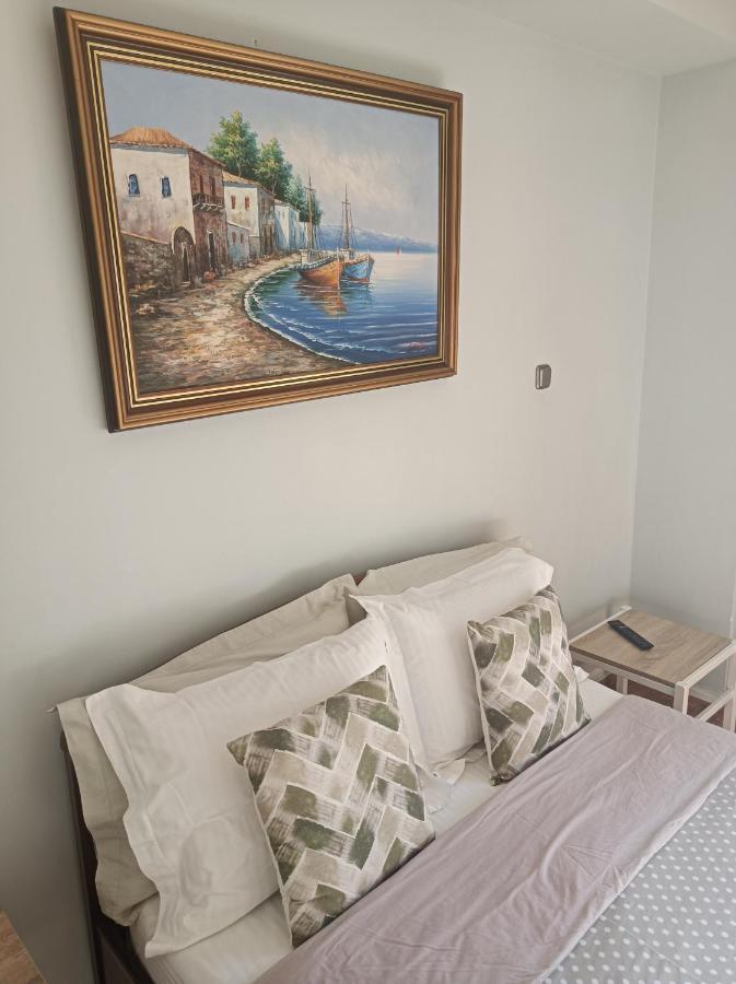 Historic Center Apartment At Thisseio Atenas Exterior foto